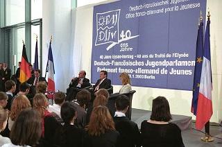 Rencontre-débat du Président de la République et du chancelier fédéral avec de jeunes français et allemands.