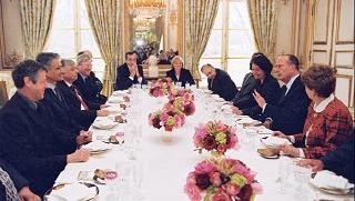 Déjeuner réunissant autour du Président de la République treize présidents d'université.