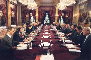 Réunion préparatoire au sommet du G8 d'Evian avec les organisations non gouvernementales.