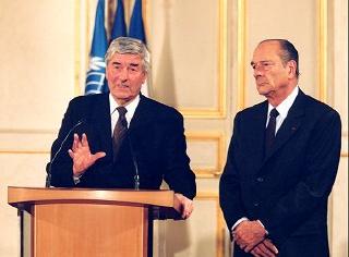 Point de presse conjoint du Président de la République et de M. Ruud Lubbers, Haut commissaire aux Nations unies pour les réfugiés.