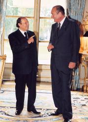 Echange informel avant le déjeuner offert par le Président de la République en l'honneur de M. Abdelaziz Bouteflika
