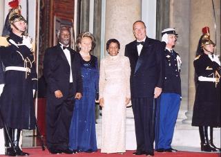 DÃ®ner d'Etat offert par le PrÃ©sident de la RÃ©publique et Mme Jacques Chirac en l'honneur du PrÃ©sident de la RÃ©publique d'Afri ...