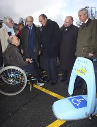 Déplacement en Gironde - présentation du dispositif de stationnement en faveur des handicapés
