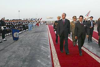 Visite d'Etat en Tunisie - accueil du PrÃ©sident de la RÃ©publique par M. Zine El Abidine Ben Ali, PrÃ©sident de la RÃ©publique de Tun ...