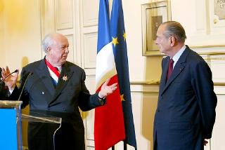 Le Président de la République est accueilli à l'hôtel de ville de Marseille par M. Jean-Claude Gaudin, sénateur-maire
