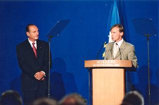 Accueil du Président de la République par le maire d'Auxerre, M. Guy Ferez, à Auxerrexpo