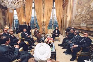 Entretien du PrÃ©sident de la RÃ©publique avec M. Abdelaziz Al Hakim, prÃ©sident du Conseil transitoire du gouvernement iraqien accompagn ...