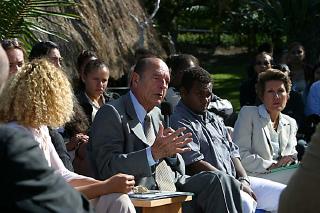 Dialogue avec les jeunes au centre Culturel Tjibaou