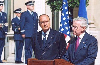 CÃ©rÃ©monie de commÃ©moration du 11 septembre à l'ambassade des Etats-Unis d'AmÃ©rique (allocution de M. Howard Leach ambassad ...