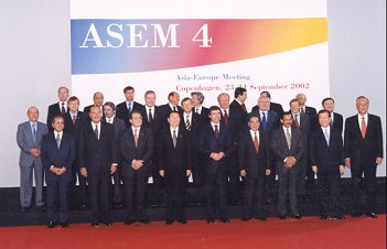 Sommet Union européenne / Asie (ASEM IV) - photo de famille.