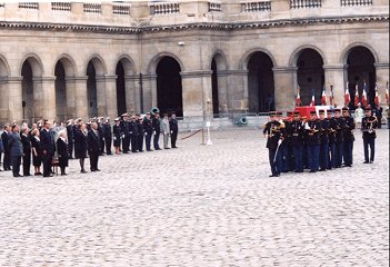Hommage au colonel Henry Rol-Tanguy.