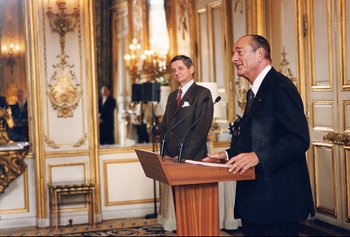 Allocution du PrÃ©sident de la RÃ©publique lors de l'installation officielle de la Commission des archives constitutionnelles de la VÃ¨m ...