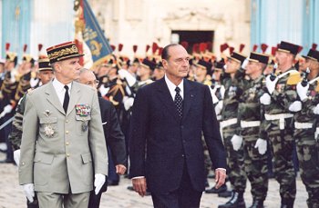 Le prÃ©sident de la RÃ©publique a assistÃ© à la cÃ©rÃ©monie dâadieux aux armes du gÃ©nÃ©ral dâarmÃ©e Jean-Pier ...