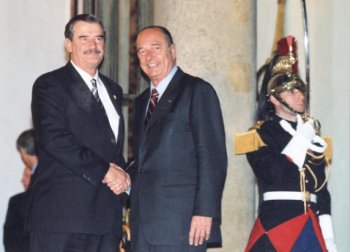 Le Président de la République accueille M. Vincente Fox Quesada, Président des Etats-Unis du Mexique.