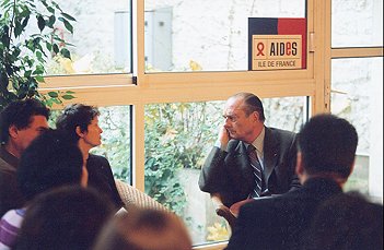 Visite du Président de la République au Centre Arc-en-ciel - AIDS.