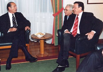 Entretien du Président de la République et de M. Gerhard Schröder, chancelier de la République fédérale allemande.