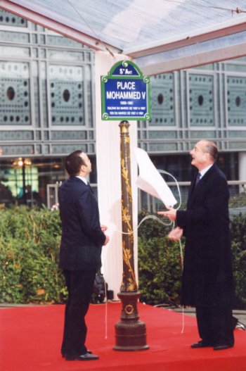 Le Président de la République et Sa Majesté Mohammed VI inaugurent la place Mohammed V (5ème arrondissement).