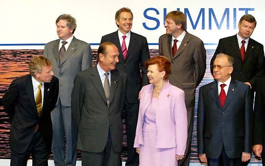 Sommet de l'OTAN à Istanbul - photo de famille