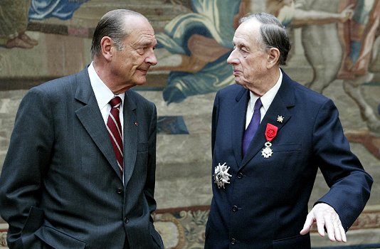 Entretien en tête à tête du Président de la République avec l'amiral Philippe de Gaulle (salle des fêtes)