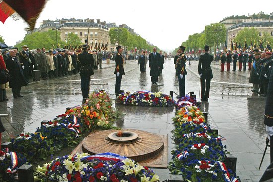 Cérémonies nationales du 8 mai (Arc de triomphe)