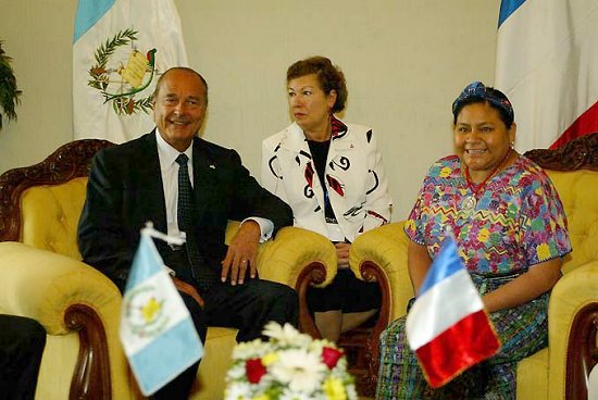Entretien du Président de la République avec Mme Rigoberta Menchu-Tum (Casa Crema - académie des langues Mayas)