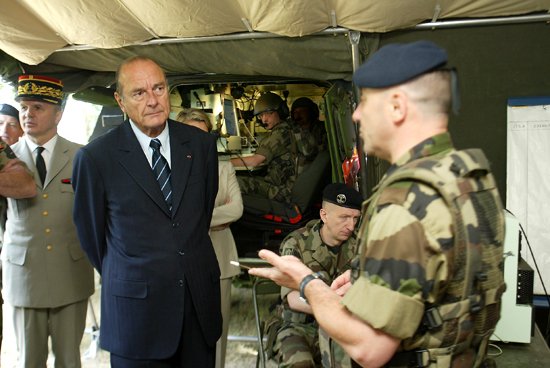 Visite du Président de la République à la 2ème Brigade blindée