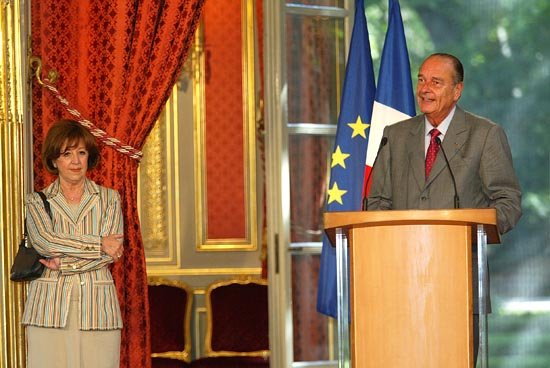 Discours du Président de la République lors de la remise de la médaille de la famille (salle des fêtes)