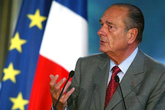 Discours du Président de la République lors de la remise de la médaille de la famille (salle des fêtes)