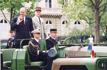 Cérémonies nationales du 8 mai à l'Arc de triomphe - arrivée du Président de la République.