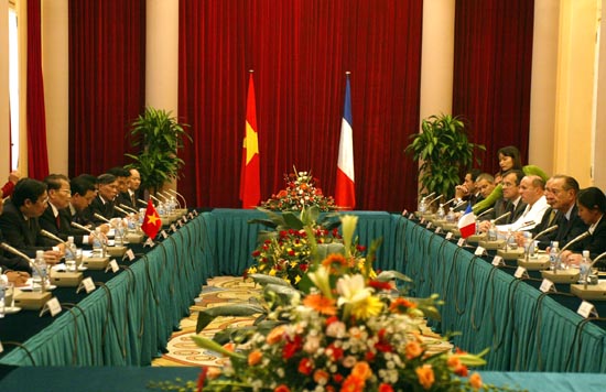 Entretien élargie avec le Président de la République Socialiste du Vietnam, M. Tran Duc Luong