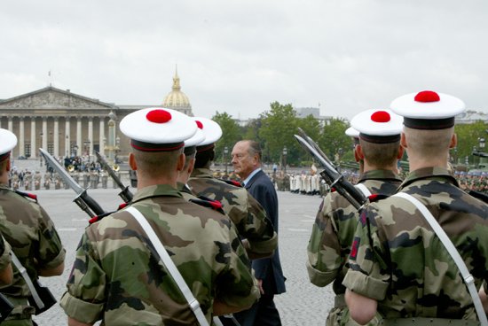 Cérémonies du 60ème anniversaire de la Liberation de Paris - cérémonie place de la Concorde - revue des troupes