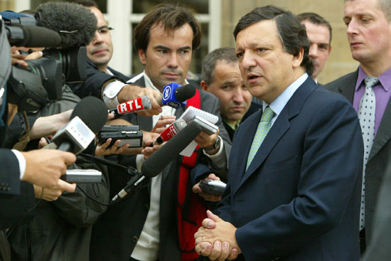 Le Président de la République accueille M. Jose Manuel Barroso, président désigné de la Commission européenne (perron)