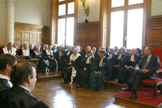 Le PrÃ©sident de la RÃ©publique assiste à l'installation de M. Philippe SÃ©guin dans la fonction de premier prÃ©sident de la Co ...