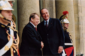 Entretien de M. le Président de la République avec M. Vaclav Havel, Président de la République tchèque.