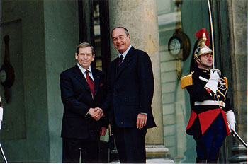 Entretien de M. le Président de la République avec M. Vaclav Havel, Président de la République tchèque.