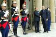 Sommet franco-italien - le Président de la République accueille M. Silvio Berlusconi, Président du Conseil italien (perron)