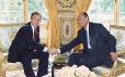 Entretien du Président de la République avec M. George W. Bush, Président des Etats-Unis d'Amérique.