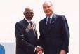 Le Président de la République accueille M. Abdoulaye Wade, Président de la République du Sénégal.