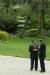 Entretien seul à seul du Président de la République et de M. Hosni Moubarak (parc du palais de l'Elysée)
