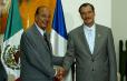 Sommet Union européenne / Amérique latine - Caraïbes - accueil du Président de la République par M. Fox Quesada, Président des Etats Unis du Mexique