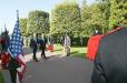 - 60ème anniversaire du débarquement en Normandie - arrivée du Président de la République et de M. George Bush, Président des Etats-Unis d'Amérique (cimetière américain de Colleville)