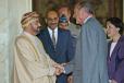 Le PrÃ©sident de la RÃ©publique salue M. Sayyid Badr Al Busaidi, ministre de la dÃ©fense du Sultanat d'Oman, à l'issue de leur e ...