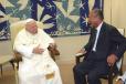 Accueil du pape Jean-Paul II - entretien du Président de la République avec le pape