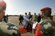 Arrivée du Président de la République à l'aéroport Diori Hamani - Accueil par M. Mamadou Tandja, Président de la République du Niger