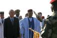 Arrivée du Président de la République à l'aéroport Diori Hamani - Accueil par M. Mamadou Tandja, Président de la République du Niger