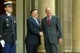 Le Président de la République raccompagne M. Jose Manuel Barroso, à l'issue de leur entretien