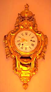 Fotografia: Reloj de pared de la Ã©poca de Luis XVI. De bronce dorado, cincelado por Osmond. La esfera estÃ¡ firmada 'LÃ©pine, relojero ...