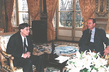 5. Februar 1997: Präsident Chirac empfängt Bill Gates, den Präsidenten von Microsoft.