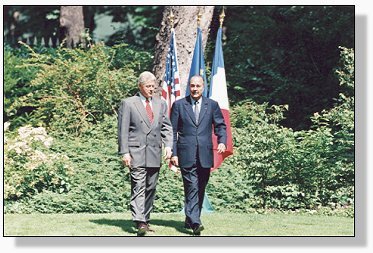 17. Juni 1999: gemeinsame Pressekonferenz des PrÃ¤sidenten der Republik Jacques Chirac und des PrÃ¤sidenten der Vereinigten Staaten von Ame ...