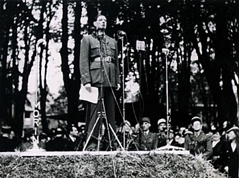 Photo 1 :Rede von Bayeux, 16. Juni 1946.